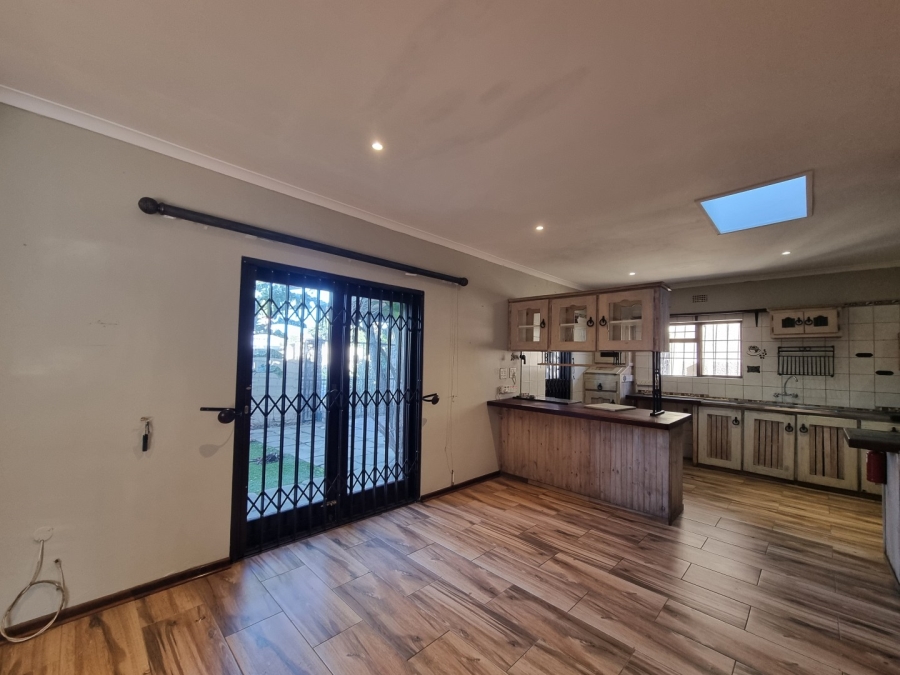 4 Bedroom Property for Sale in Table View Western Cape